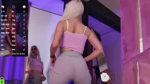 Selena online show from November 15, 5:41 am