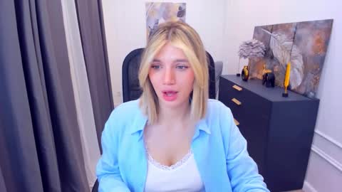 selenaemoore online show from May 8, 4:27 am