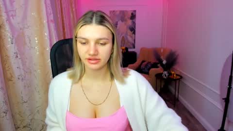 selenaemoore online show from June 30, 3:50 am