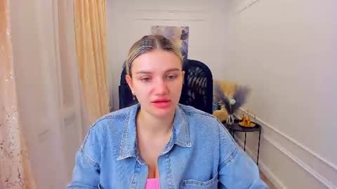 selenaemoore online show from June 21, 4:16 am