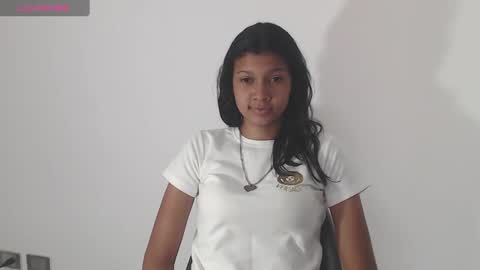 selenafox6 online show from December 10, 5:22 pm