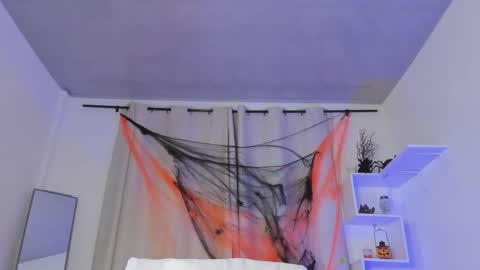 selenafox online show from October 28, 2:06 am