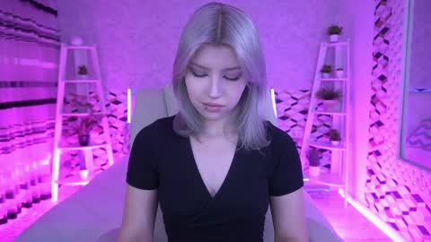selenairis online show from May 25, 6:56 am