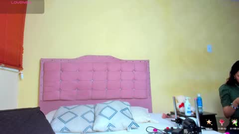 Snapshot of selenakyle92_ chatting on February 24, 11:41 pm Selena online show from February 24, 11:41 pm