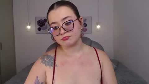 selene_rouse_ online show from May 15, 10:56 pm