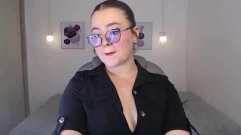 selene_rouse_ online show from May 13, 12:17 am