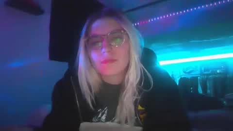 Snapshot of selenebaby chatting on January 7, 2:10 am Selene online show from January 7, 2:10 am