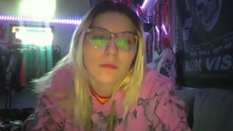 Snapshot of selenebaby chatting on February 5, 8:57 pm Selene online show from February 5, 8:57 pm