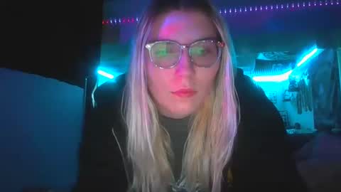 Snapshot of selenebaby chatting on January 8, 1:53 am Selene online show from January 8, 1:53 am