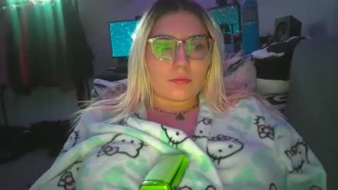 Snapshot of selenebaby chatting on January 31, 4:48 pm Selene online show from January 31, 4:48 pm