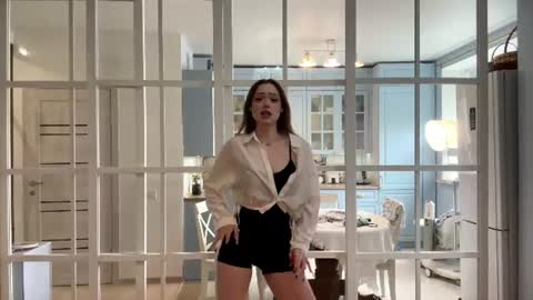 Kylie online show from July 12, 10:16 am