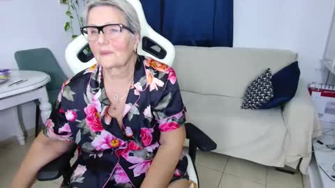 Selenna online show from January 8, 7:18 pm