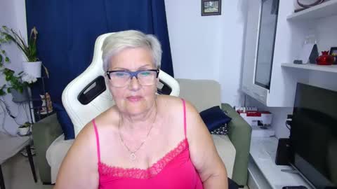Selenna online show from May 10, 5:59 pm