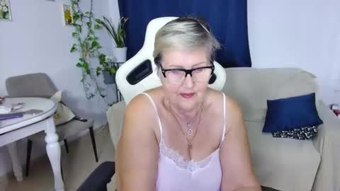 Selenna online show from March 27, 6:19 pm