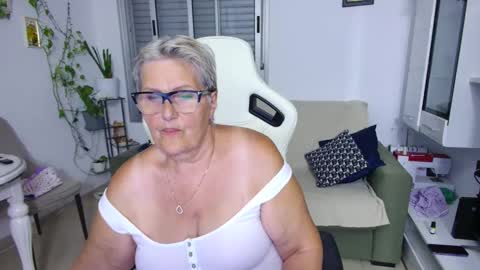 Selenna online show from May 23, 5:22 pm