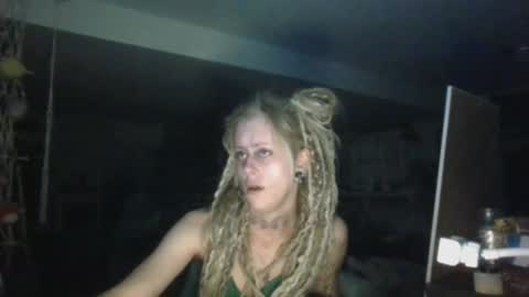 Snapshot of self_taught_dawn chatting on October 1, 3:33 am Dawn online show from October 1, 3:33 am