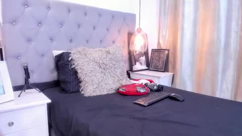 Seline  online show from December 2, 9:39 pm