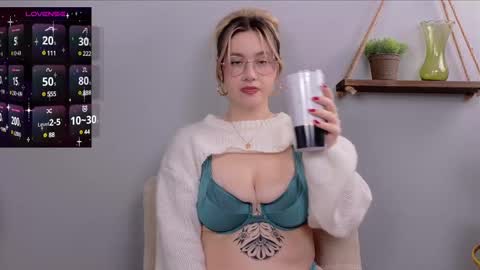 Snapshot of selina_thick chatting on January 28, 4:18 am Selina Mae online show from January 28, 4:18 am