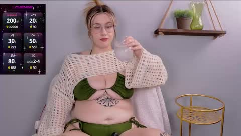 Snapshot of selina_thick chatting on December 5, 3:48 am Selina Mae online show from December 5, 3:48 am
