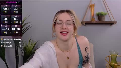 Snapshot of selina_thick chatting on March 1, 4:15 am Selina Mae online show from March 1, 4:15 am