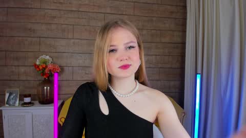 SelinSwarovski online show from February 3, 5:14 pm