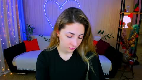 sensitiveheartt online show from May 7, 4:39 am