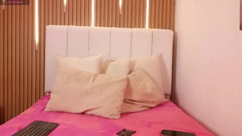 Sensual Kim77 online show from May 7, 1:04 pm