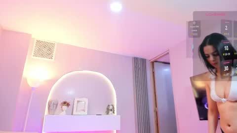 Sophie     online show from March 10, 4:00 pm