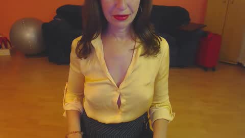 sensualmyra online show from May 1, 11:57 am