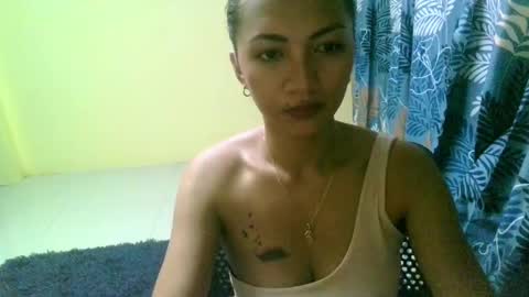Snapshot of sensuous_rose chatting on December 25, 8:18 am ROSE online show from December 25, 8:18 am