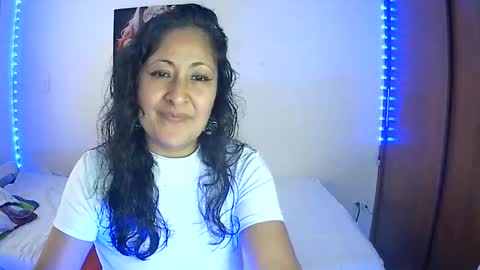 Snapshot of senthix1983 chatting on December 6, 9:01 pm senthix heyy promo en OnlyFans aprovecha 85 descuento online show from December 6, 9:01 pm