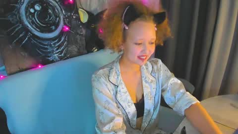 senya_sol online show from May 9, 1:18 am