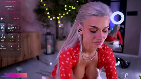 Serene Sophiex online show from May 10, 9:39 pm