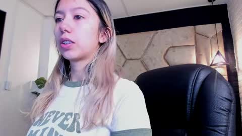 Serene online show from May 7, 12:31 pm