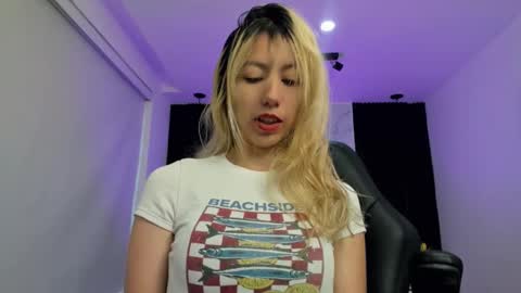 Serene online show from November 6, 11:49 am