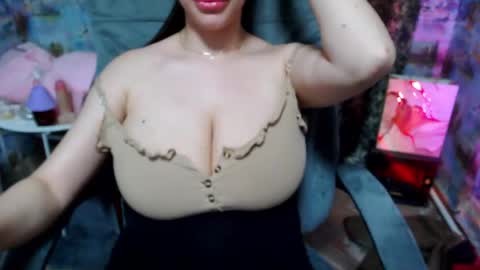 seu_cute online show from May 7, 5:05 pm