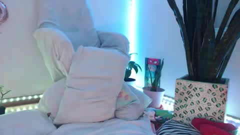 Snapshot of seuctive_woman57 chatting on September 27, 12:40 am samy online show from September 27, 12:40 am