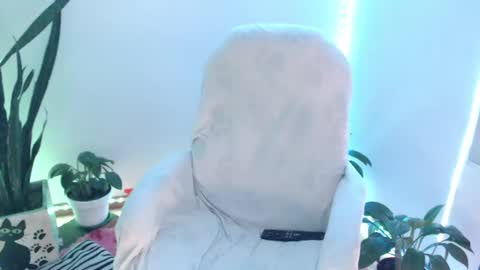 Snapshot of seuctive_woman57 chatting on October 3, 5:34 am samy online show from October 3, 5:34 am