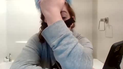 Snapshot of sexislitpuss69 chatting on January 4, 2:25 am sexislitpuss69 online show from January 4, 2:25 am