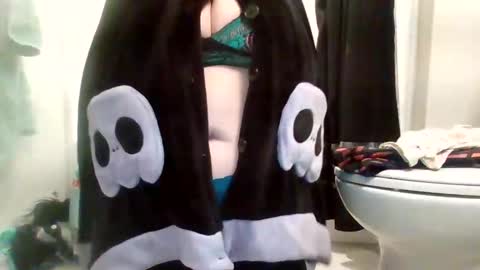 Snapshot of sexislitpuss69 chatting on February 16, 4:32 pm sexislitpuss69 online show from February 16, 4:32 pm