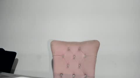 SARA    online show from October 31, 1:18 am