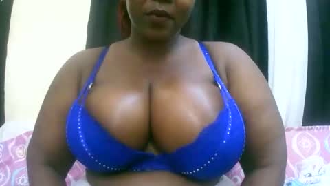 sexxi_ebony online show from May 10, 9:55 am