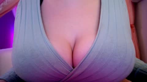Snapshot of sexxxyprincess chatting on January 1, 1:37 am Princess online show from January 1, 1:37 am