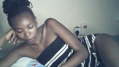 sexxy_curvy23 online show from May 10, 2:24 am