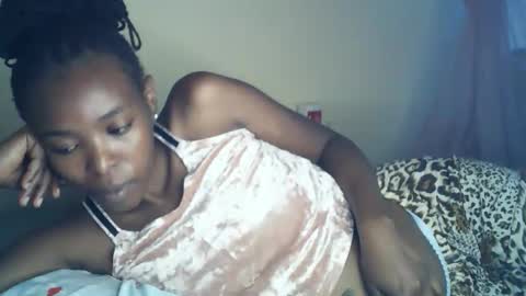 sexxy_curvy23 online show from May 15, 6:49 am