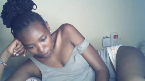 sexxy_curvy23 online show from May 9, 2:13 am