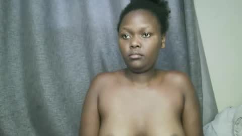 Snapshot of sexxy_lynne chatting on October 2, 6:07 am sexxy_lynne online show from October 2, 6:07 am
