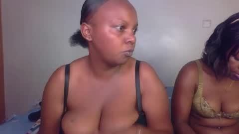 Snapshot of sexxy_surphire chatting on September 15, 10:45 am Sexxy surphire online show from September 15, 10:45 am