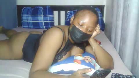 sexxybooty254 online show from April 30, 5:12 am