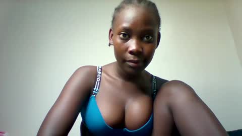 sexxyvajaina online show from December 6, 12:23 am